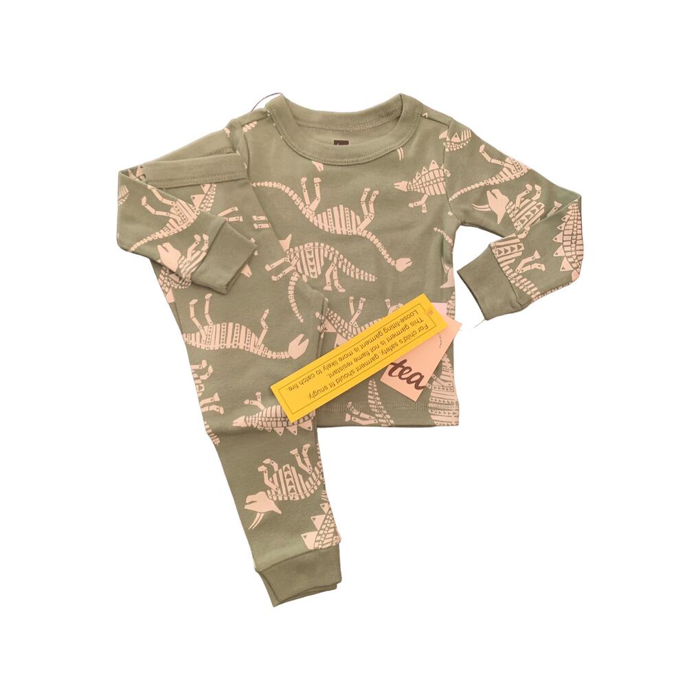 NWT! Tea Collection Green Dinosaur Fossil Pajamas. Long Sleeves. 6-9 months.